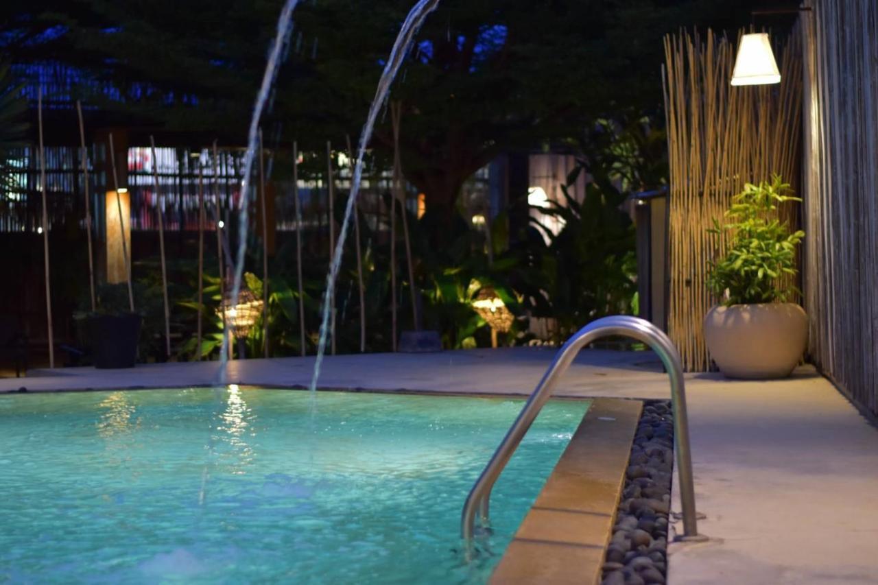 Amara Resort HHQ Extérieur photo